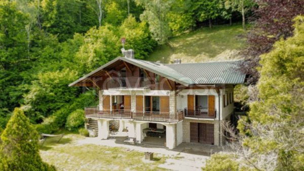 casa indipendente in vendita a Bellagio in zona Civenna