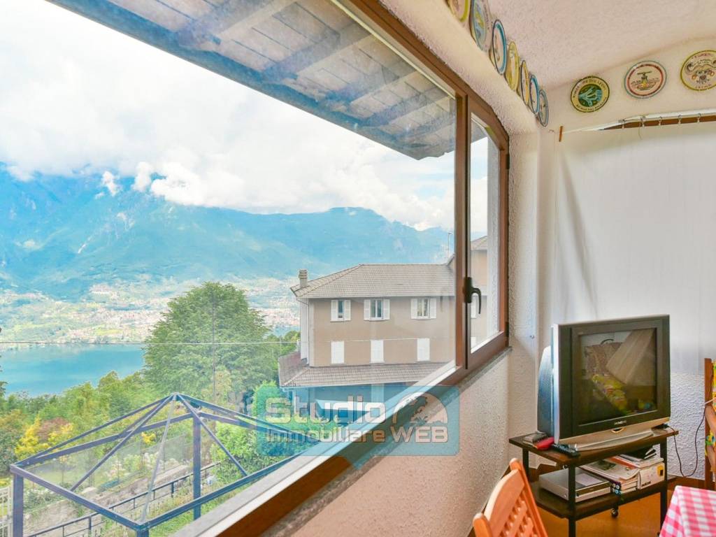 casa indipendente in vendita a Bellagio in zona Civenna