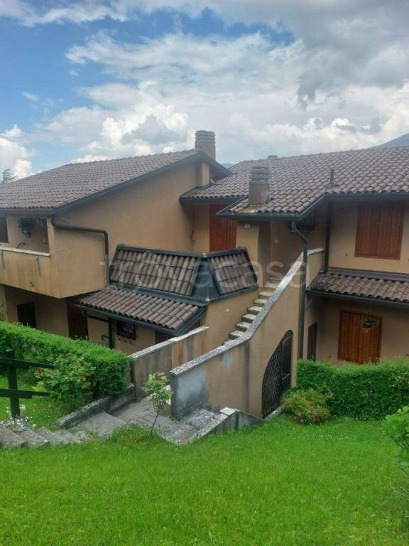 appartamento in vendita a Bellagio in zona Civenna