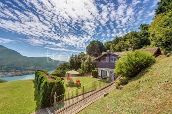 appartamento in vendita a Bellagio in zona Civenna