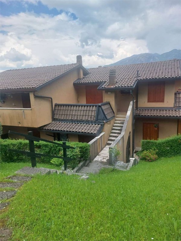 appartamento in vendita a Bellagio in zona Civenna