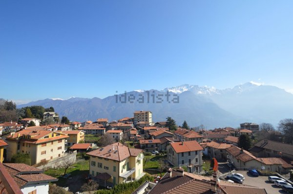 appartamento in vendita a Bellagio in zona Civenna