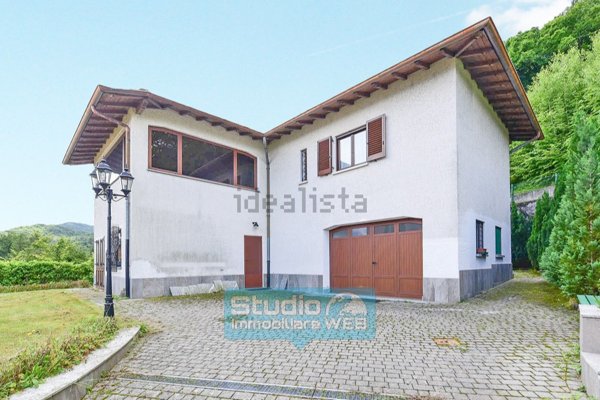 casa indipendente in vendita a Bellagio in zona Civenna