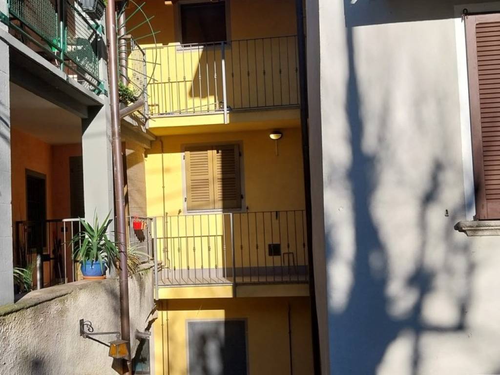 appartamento in vendita a Bellagio in zona Guggiate