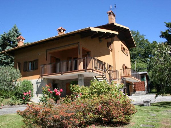 casa indipendente in vendita a Bellagio in zona Civenna