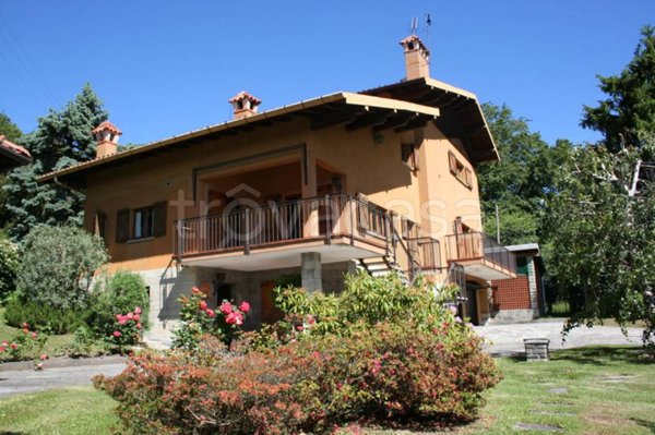 casa indipendente in vendita a Bellagio in zona Civenna