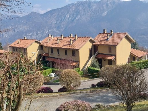 appartamento in vendita a Bellagio in zona Civenna