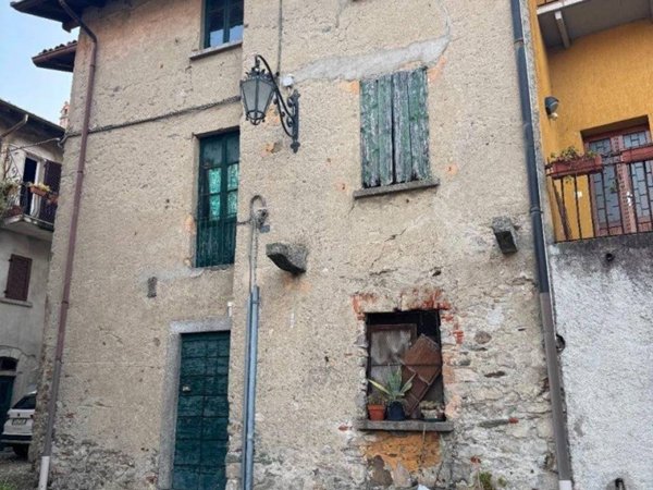casa indipendente in vendita a Bellagio in zona Suira