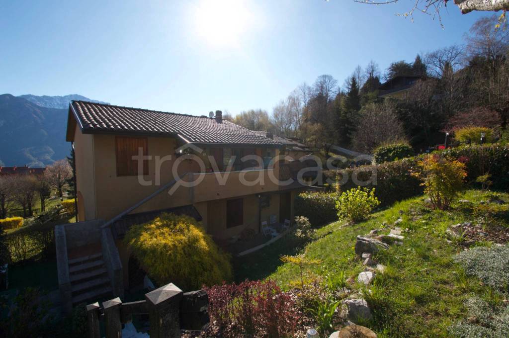 appartamento in vendita a Bellagio in zona Civenna