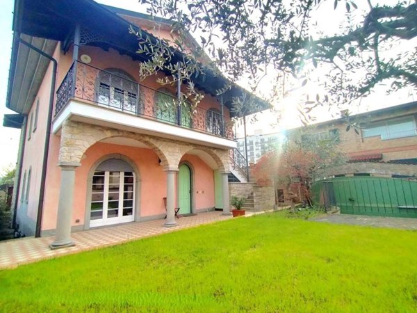 casa indipendente in vendita a Bellagio in zona San Giovanni