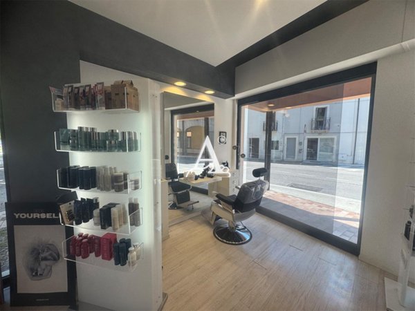 negozio in vendita a Bellagio in zona San Giovanni