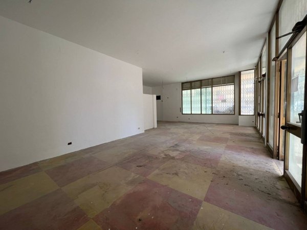 negozio in vendita a Bellagio in zona San Giovanni