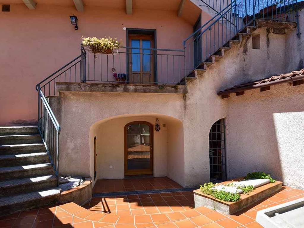 appartamento in vendita a Bellagio in zona Visgnola