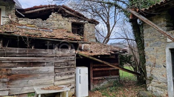 casa indipendente in vendita a Bellagio in zona Regatola