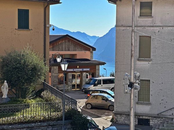 casa indipendente in vendita a Bellagio in zona Civenna
