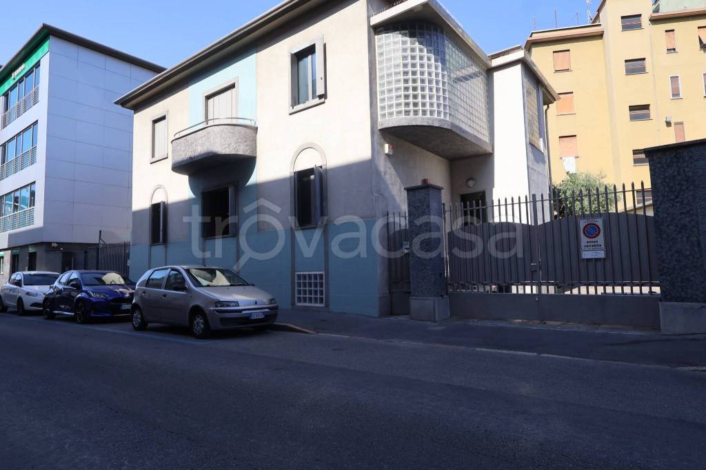 casa indipendente in vendita a Bellagio in zona San Giovanni