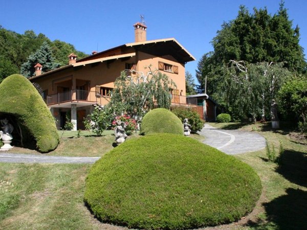 casa indipendente in vendita a Bellagio in zona Civenna