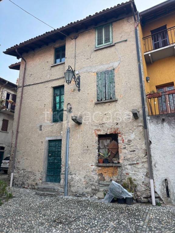 casa indipendente in vendita a Bellagio in zona Suira