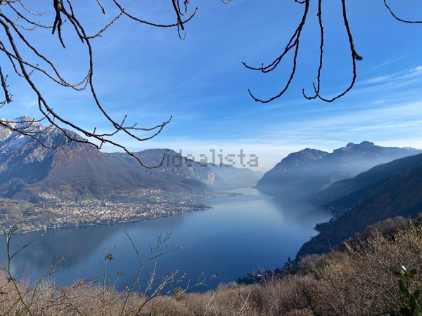 casa indipendente in vendita a Bellagio in zona Civenna