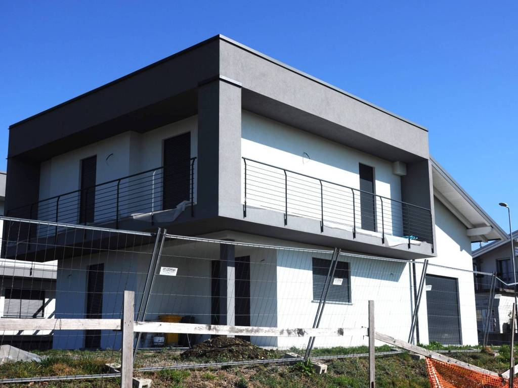 casa indipendente in vendita a Colverde in zona Parè