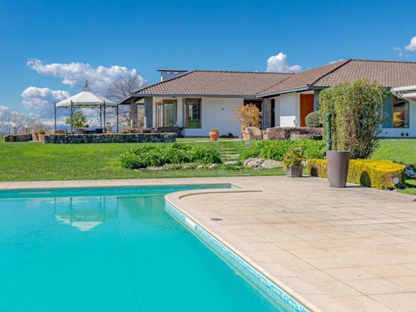 casa indipendente in vendita a Colverde in zona Salvadonica