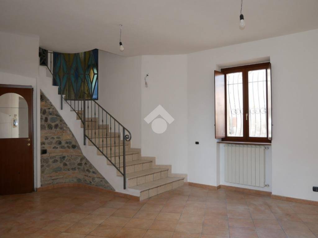 appartamento in vendita a Colverde in zona Gironico