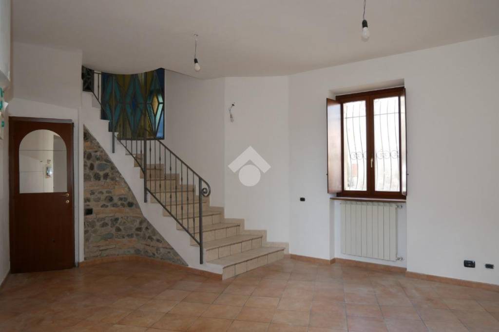 casa indipendente in vendita a Colverde in zona Gironico