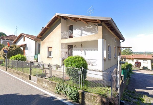 casa indipendente in vendita a Colverde in zona Drezzo