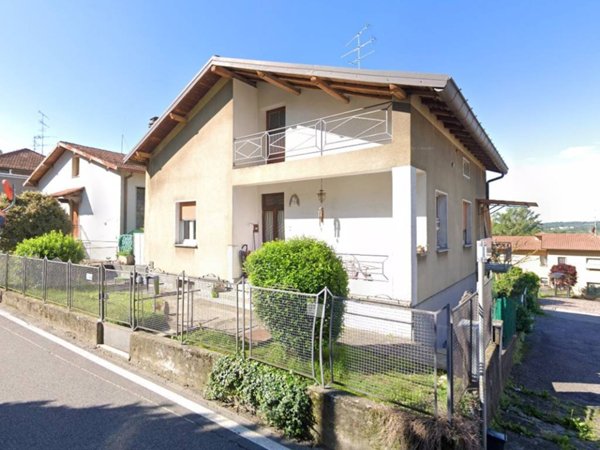 casa indipendente in vendita a Colverde in zona Drezzo