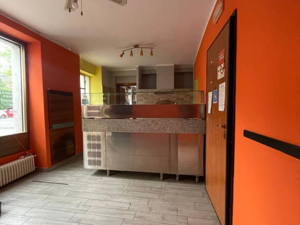 negozio in vendita a Colverde in zona Gironico