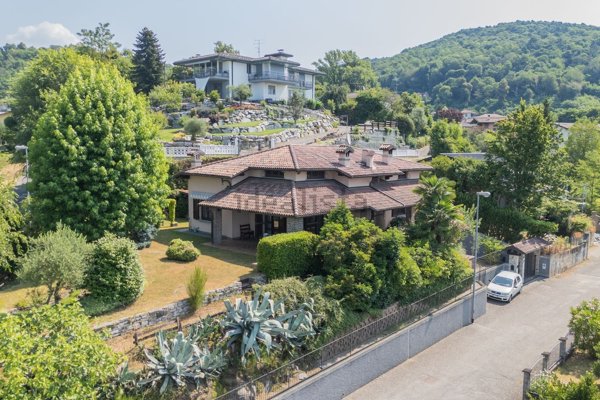 casa indipendente in vendita a Colverde in zona Drezzo