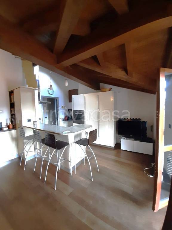 appartamento in vendita a Colverde in zona Drezzo