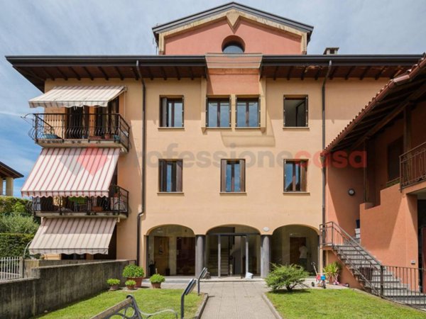 appartamento in vendita a Colverde in zona Gironico