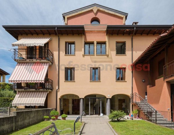 appartamento in vendita a Colverde in zona Gironico