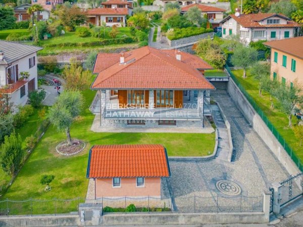 casa indipendente in vendita a Tremezzina in zona Lenno