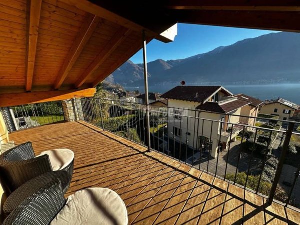 casa indipendente in vendita a Tremezzina in zona Ossuccio