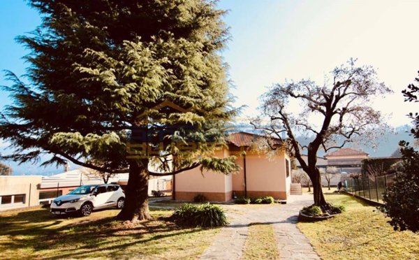 casa indipendente in vendita a Tremezzina in zona Lenno