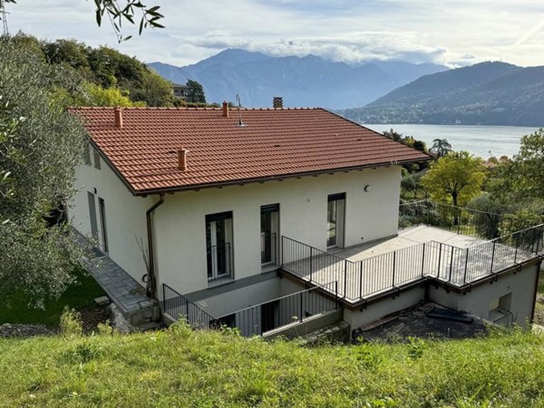 appartamento in vendita a Tremezzina in zona Azzano