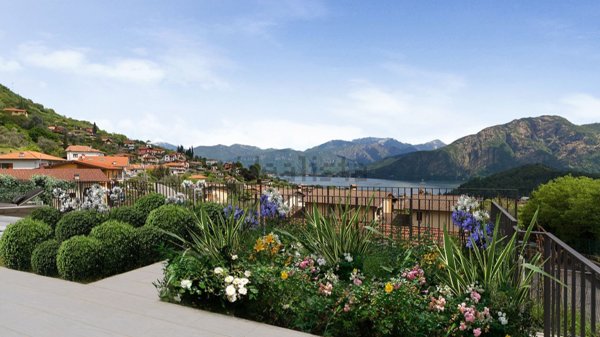 casa indipendente in vendita a Tremezzina in zona Lenno