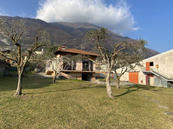 casa indipendente in vendita a Tremezzina in zona Lenno