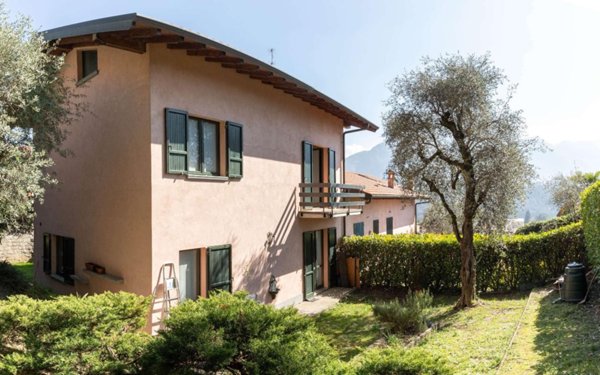 casa indipendente in vendita a Tremezzina in zona Lenno