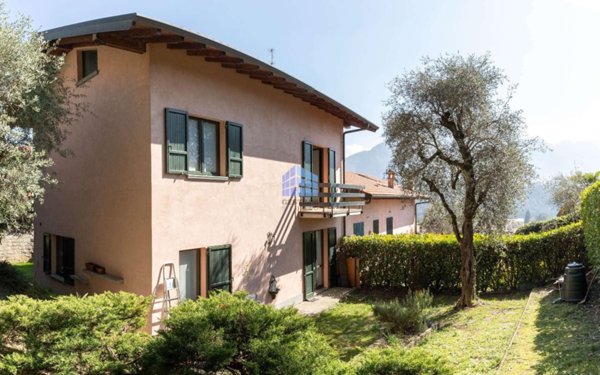 casa indipendente in vendita a Tremezzina in zona Lenno