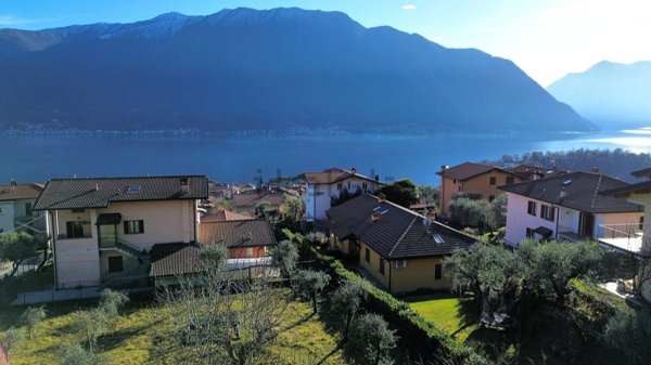 appartamento in vendita a Tremezzina in zona Ossuccio