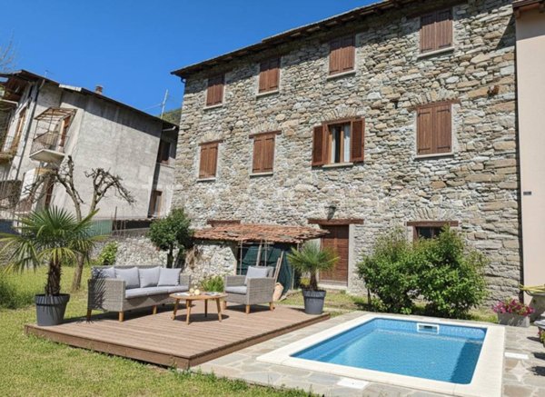 casa indipendente in vendita a Tremezzina in zona Lenno