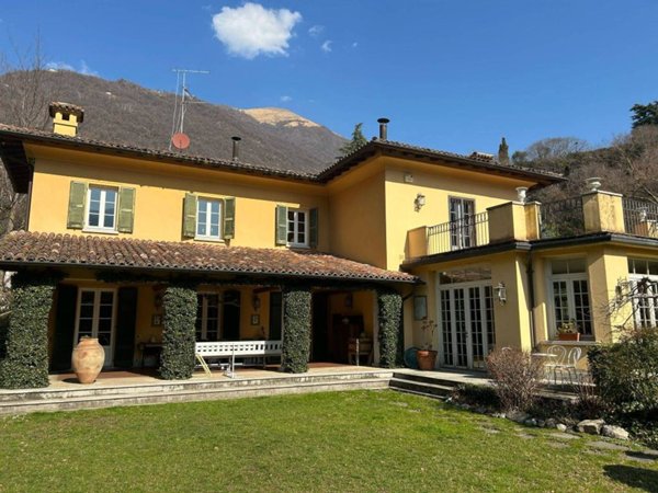 casa indipendente in vendita a Tremezzina in zona Ossuccio