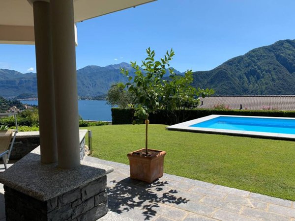 casa indipendente in vendita a Tremezzina in zona Azzano