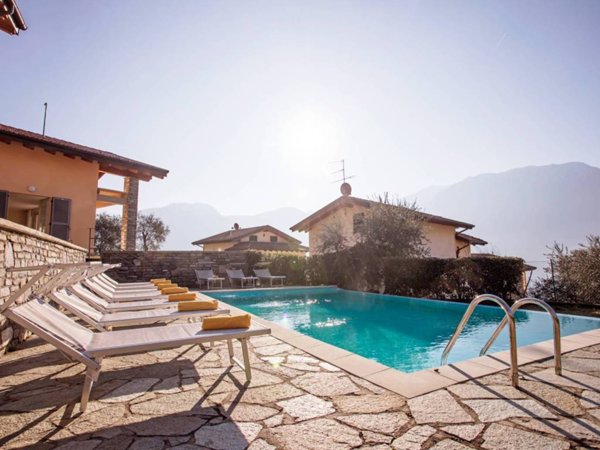 casa indipendente in vendita a Tremezzina in zona Lenno
