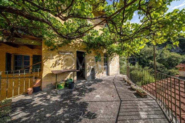 casa indipendente in vendita a Tremezzina
