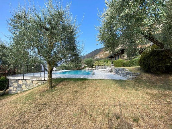 casa indipendente in vendita a Tremezzina