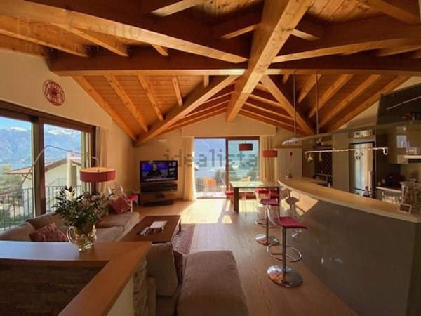 casa indipendente in vendita a Tremezzina